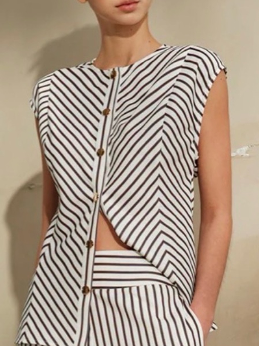 Commense stripped top